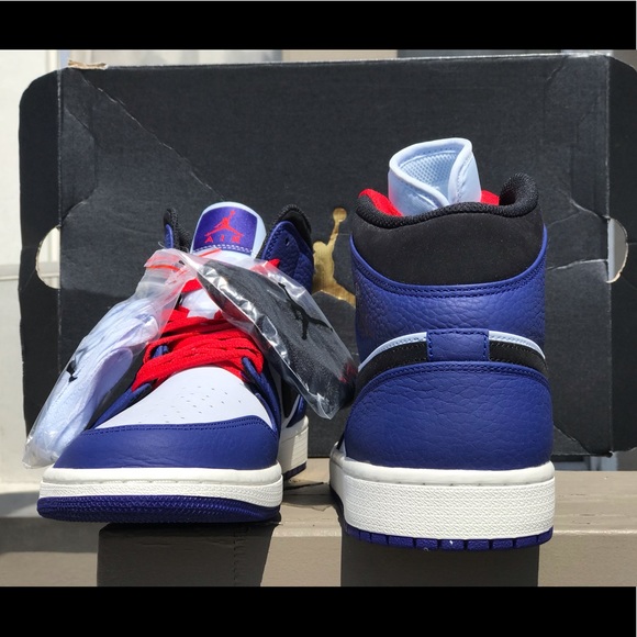 Nike Men Air Jordan 1 Mid SE - Picture 3 of 5